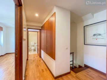 Apartamento T5 para Venda em Aldoar, Foz do Douro e Nevogilde