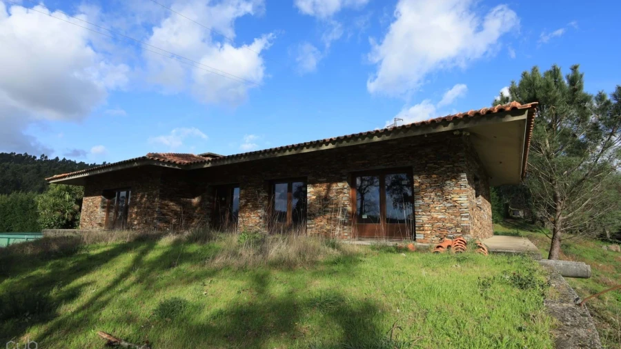 Quinta T4 para Venda em Lagares e Figueira