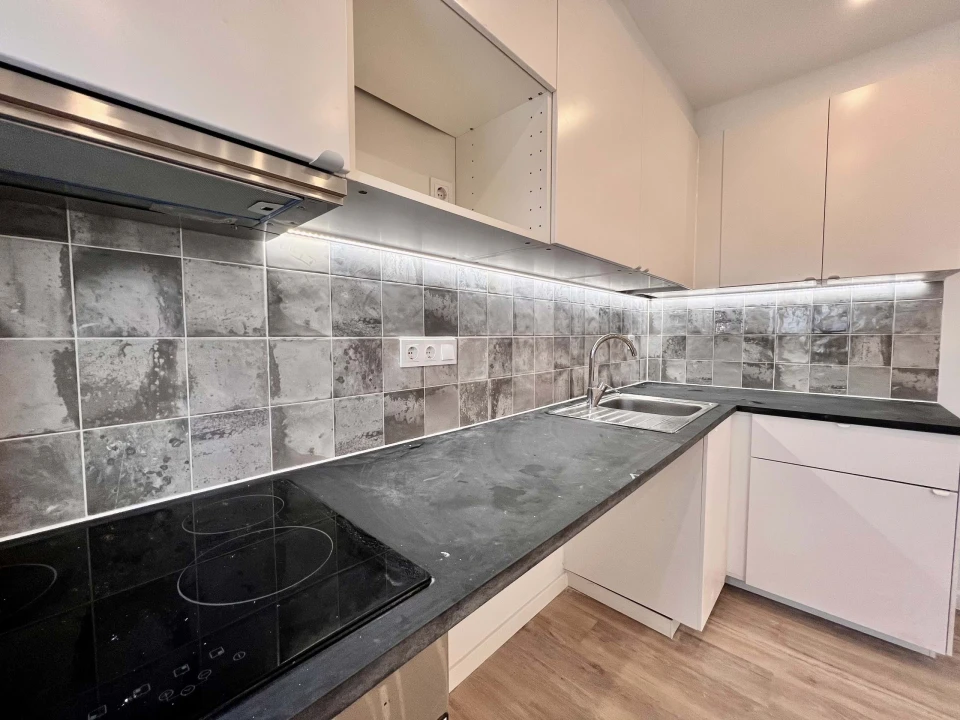 Apartamento T1 para Venda em Porto Salvo Foto 3