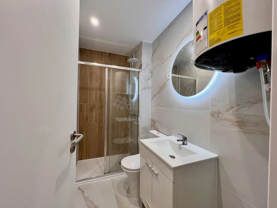 Apartamento T1 para Venda em Porto Salvo Foto 8