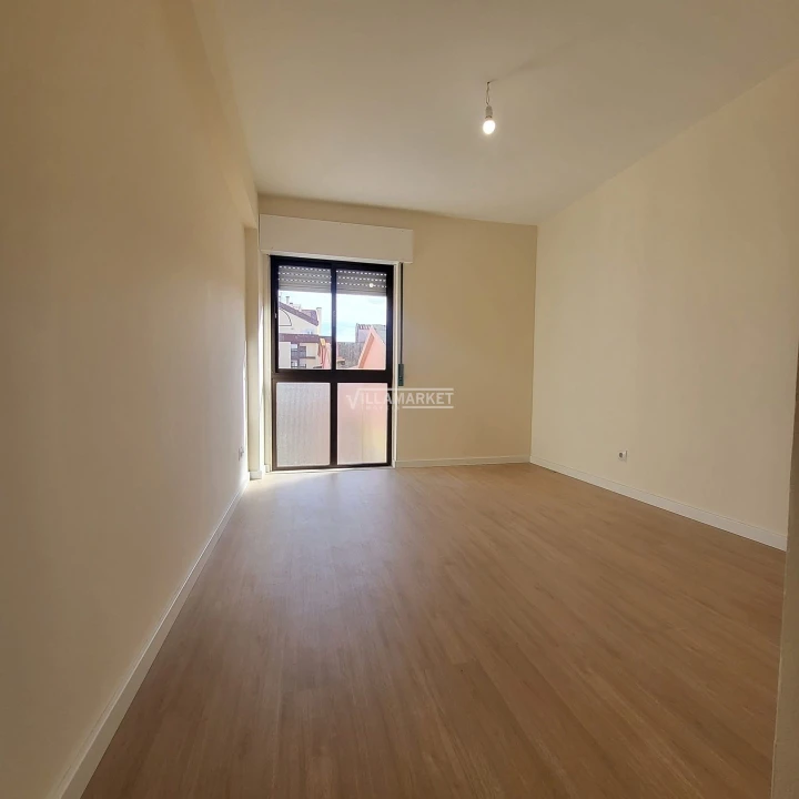 Apartamento T2 para Venda em Algueirão-Mem Martins Foto 11