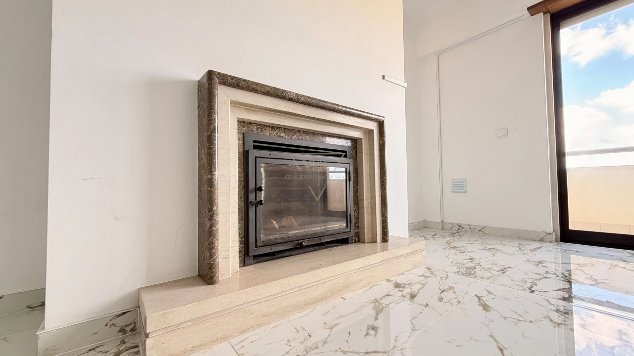 Apartamento T3 para Venda em Agualva e Mira-Sintra Foto 3