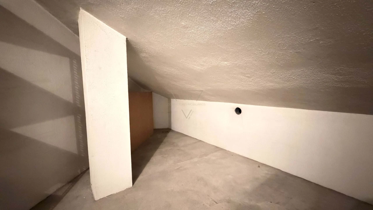 Apartamento T3 para Venda em Agualva e Mira-Sintra Foto 40