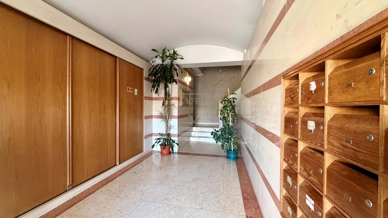 Apartamento T3 para Venda em Agualva e Mira-Sintra Foto 37