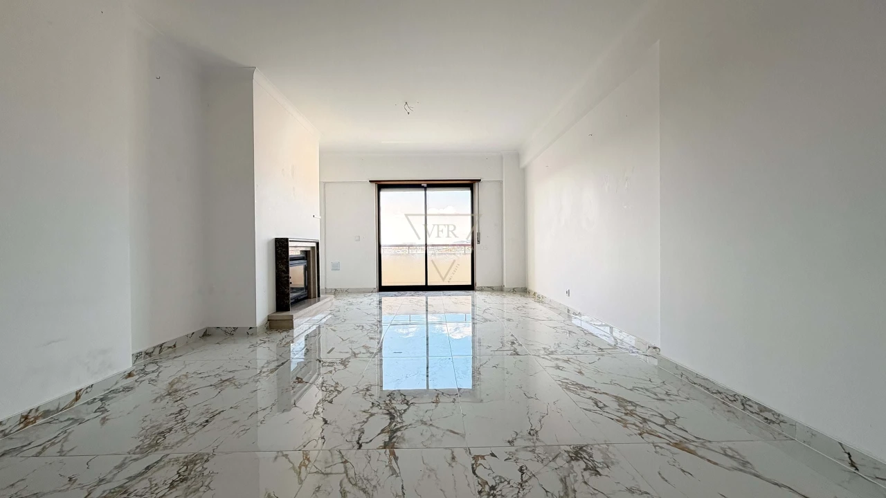 Apartamento T3 para Venda em Agualva e Mira-Sintra Foto 5