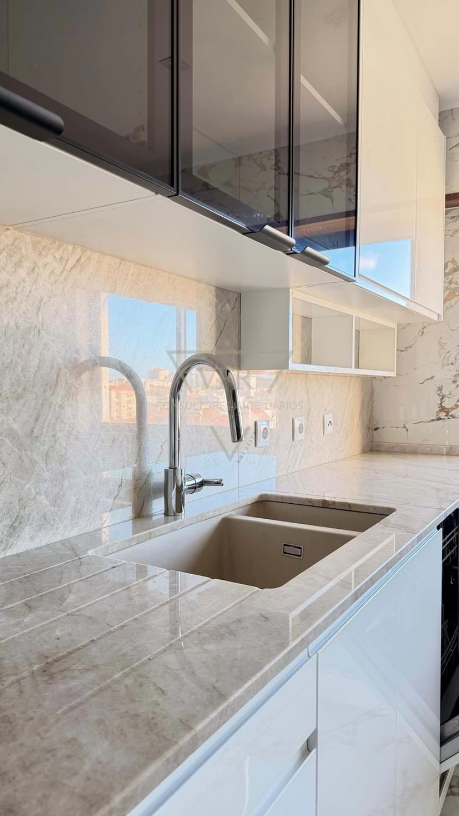 Apartamento T3 para Venda em Agualva e Mira-Sintra Foto 11