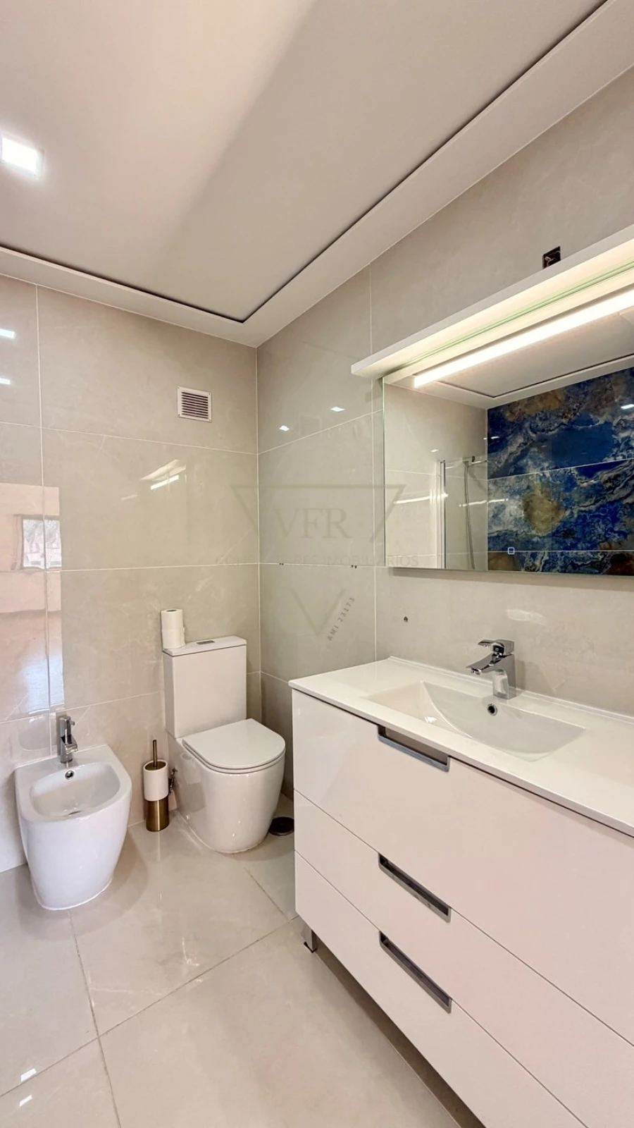 Apartamento T3 para Venda em Agualva e Mira-Sintra Foto 27