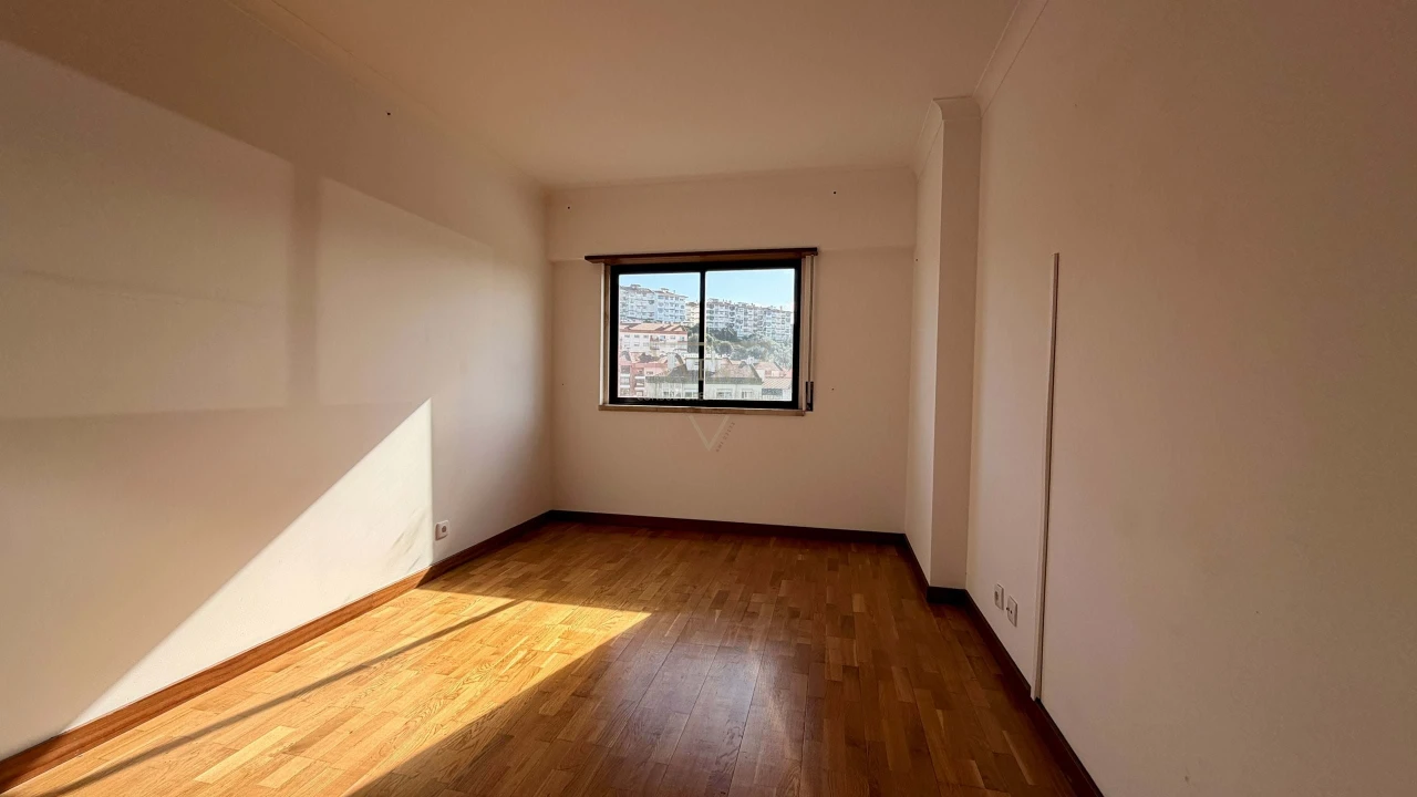 Apartamento T3 para Venda em Agualva e Mira-Sintra Foto 22