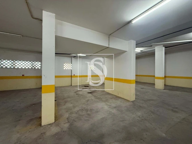 Garagem para Venda em Marvila, Ribeira Santarém, São Salvador, São Nicolau Foto 1