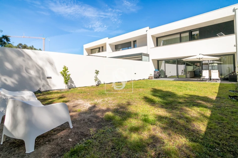 Moradia T3 para Venda em Palmeira Foto 31