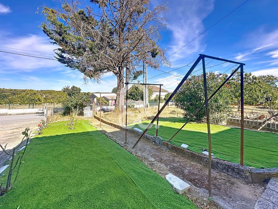 Moradia T3 para Venda em Serapicos Foto 27