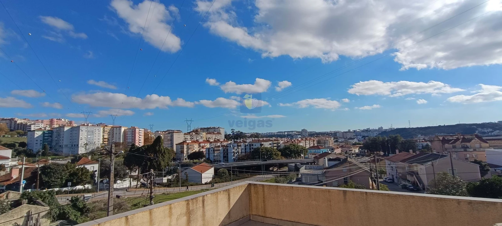 Moradia T6 para Venda em Odivelas Foto 21