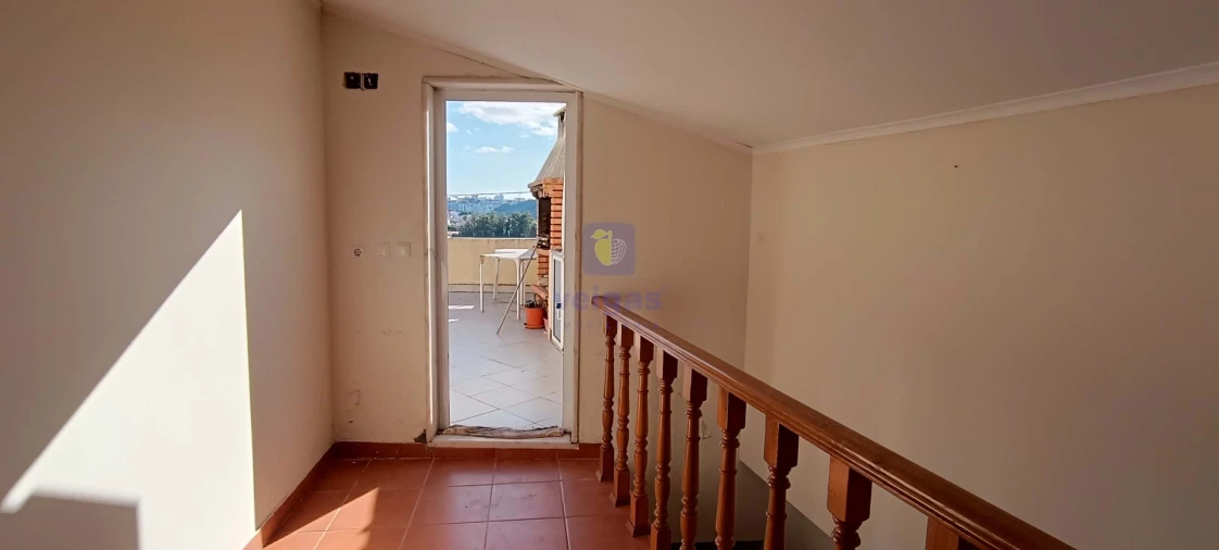 Moradia T6 para Venda em Odivelas Foto 23