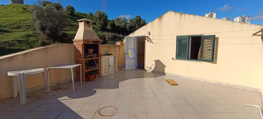 Moradia T6 para Venda em Odivelas Foto 4