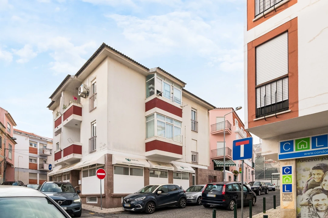 Apartamento T3 para Venda em Carcavelos e Parede Foto 27