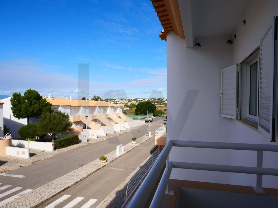 Apartamento T1 para Venda em Guia Foto 6