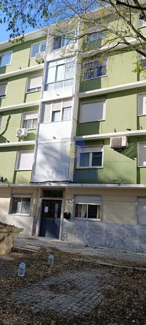 Apartamento T2 para Venda em Benfica
