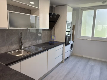 Apartamento T2 para Venda em Benfica