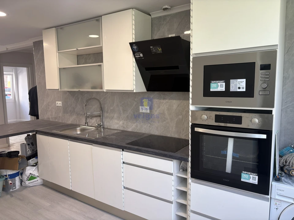 Apartamento T2 para Venda em Benfica Foto 1