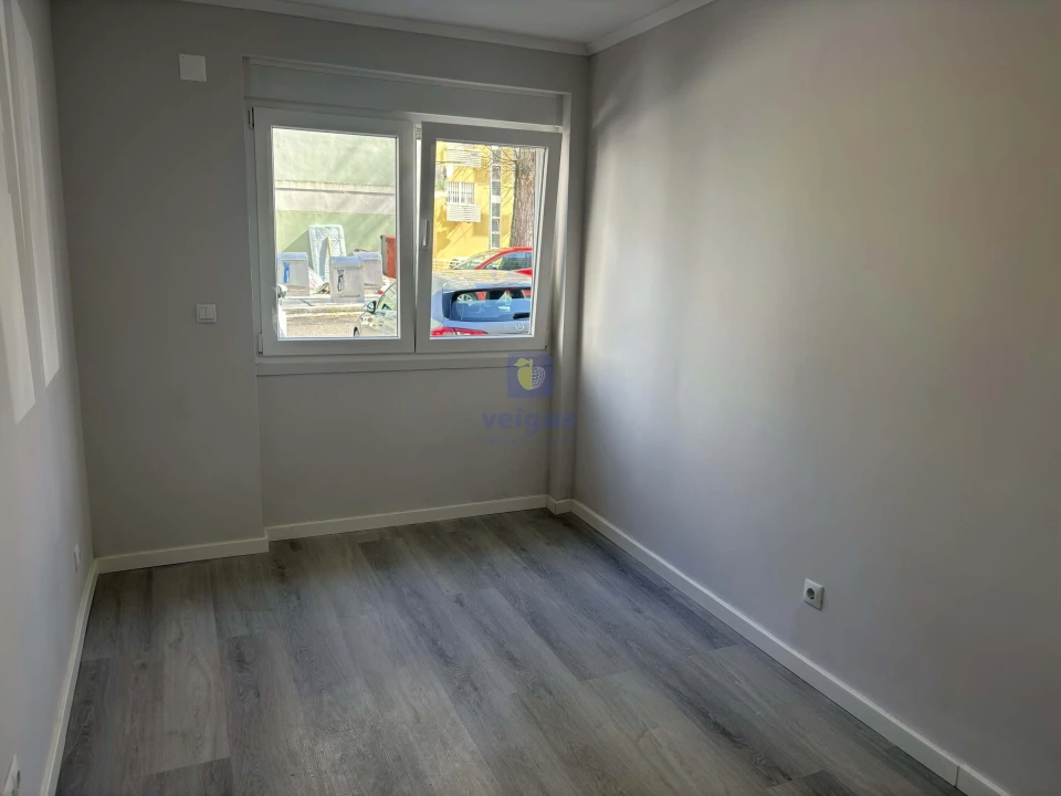 Apartamento T2 para Venda em Benfica Foto 14