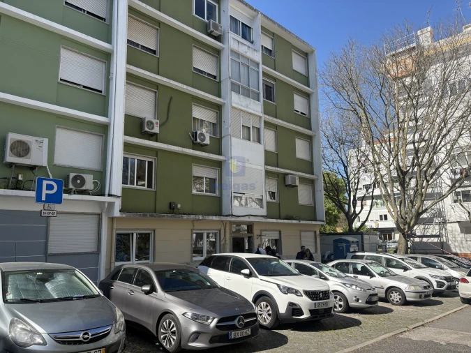 Apartamento T2 para Venda em Benfica Foto 24