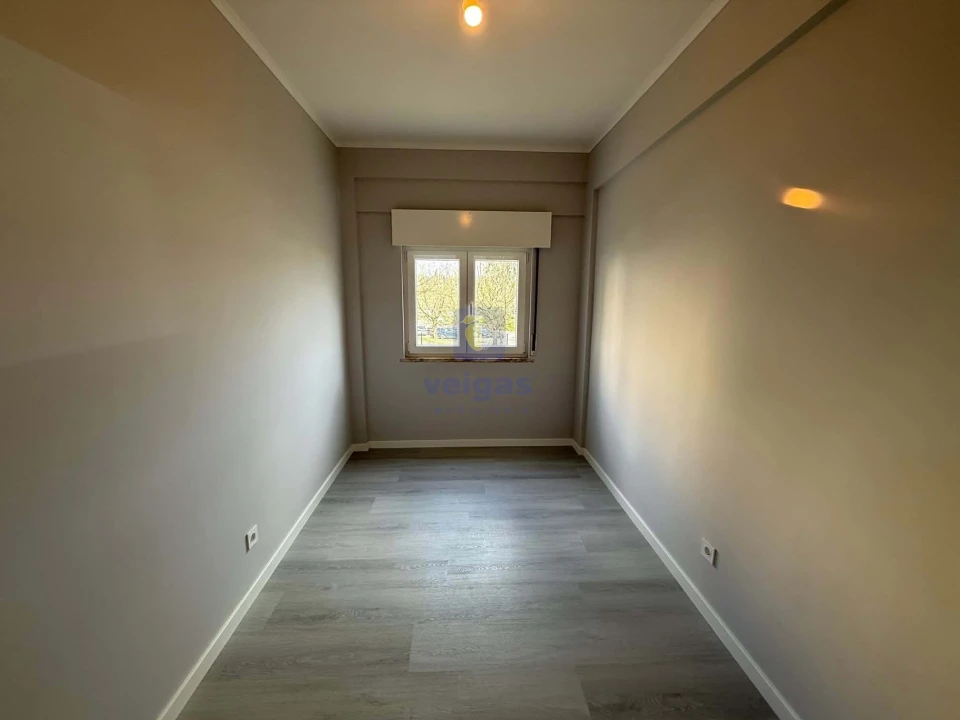 Apartamento T2 para Venda em Benfica Foto 7