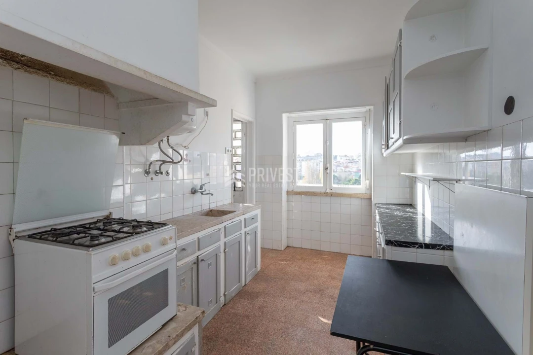 Apartamento T3 para Venda em Agualva e Mira-Sintra Foto 10