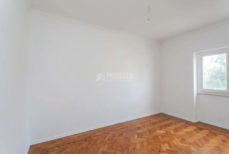 Apartamento T3 para Venda em Agualva e Mira-Sintra Foto 2