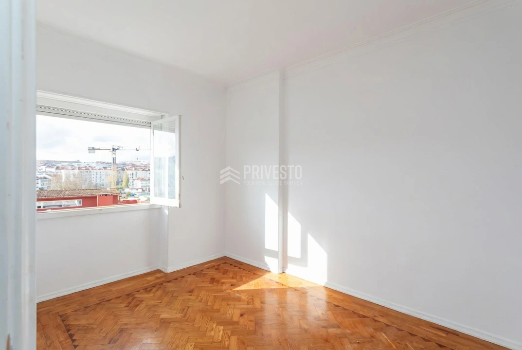 Apartamento T3 para Venda em Agualva e Mira-Sintra Foto 1