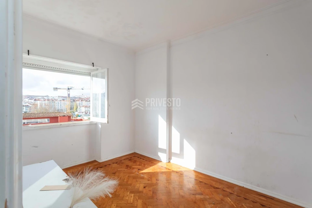 Apartamento T3 para Venda em Agualva e Mira-Sintra Foto 14