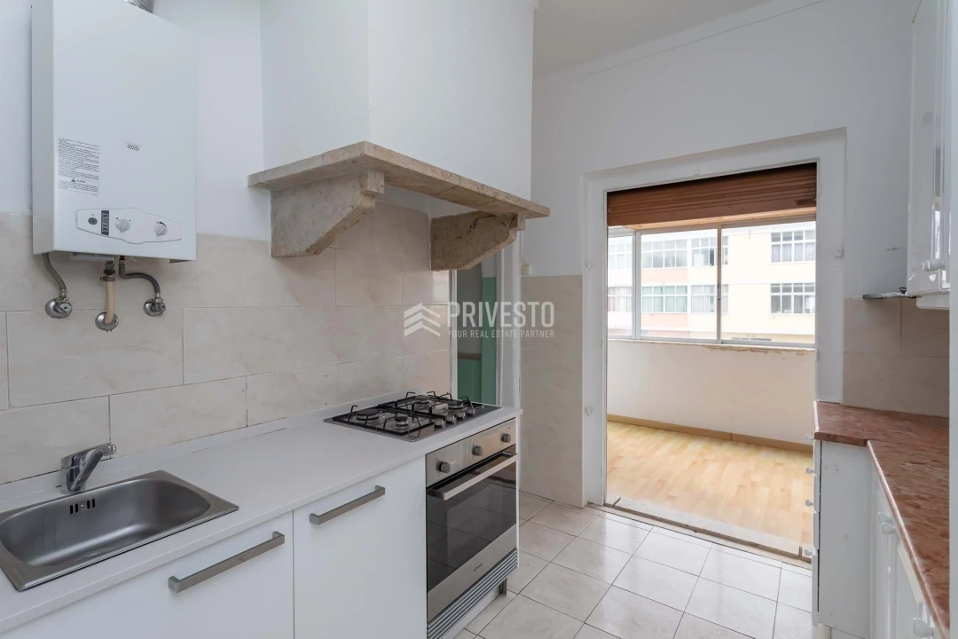 Apartamento T1 para Venda em Agualva e Mira-Sintra Foto 7