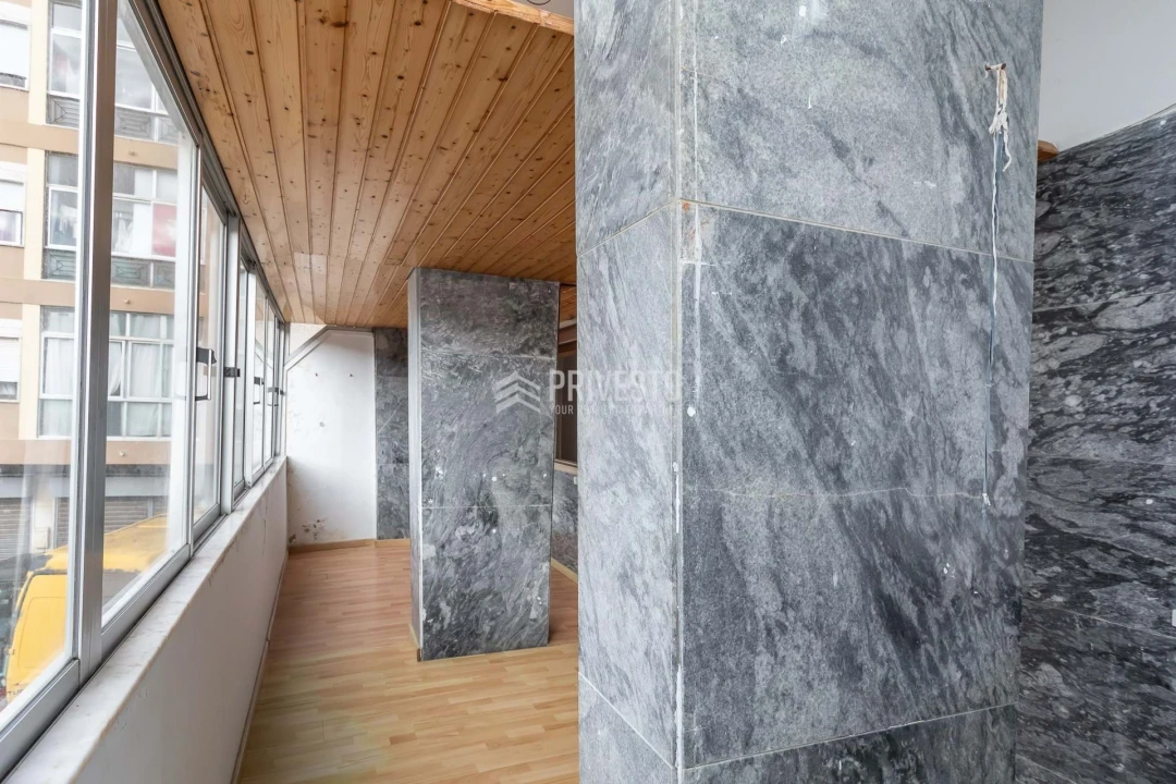 Apartamento T1 para Venda em Agualva e Mira-Sintra Foto 2