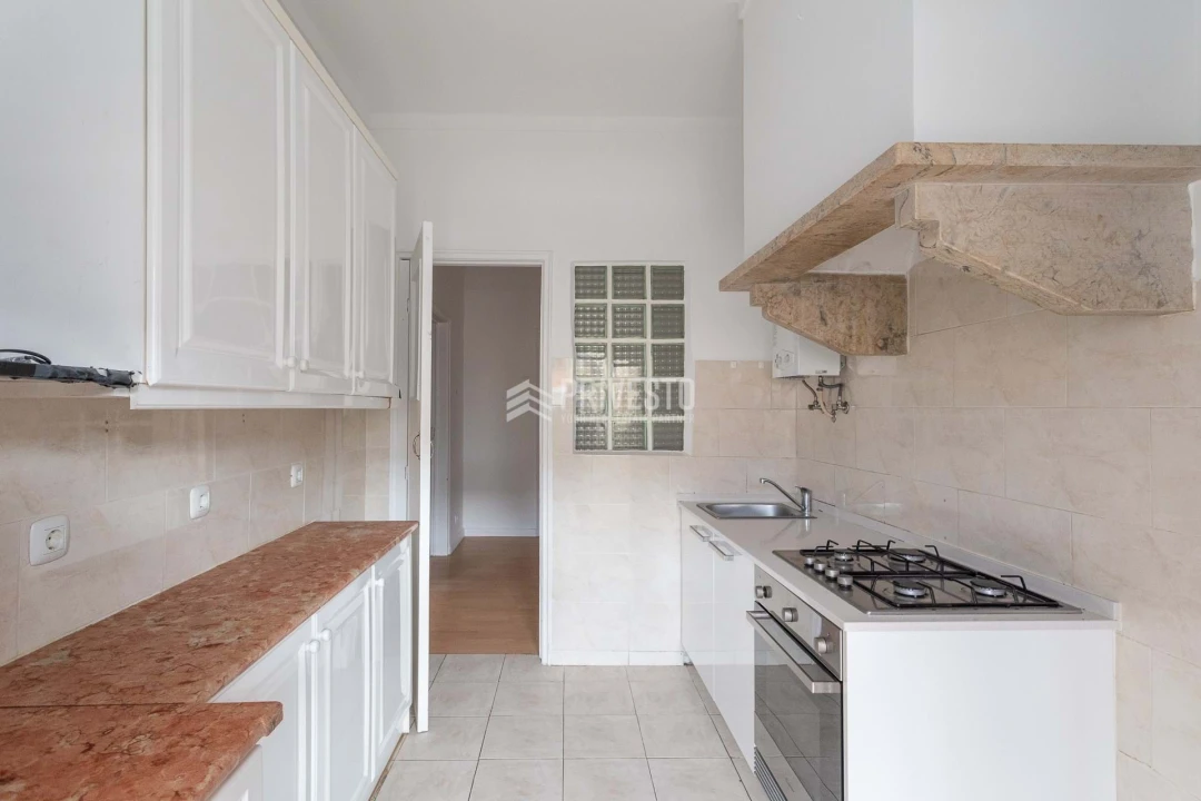 Apartamento T1 para Venda em Agualva e Mira-Sintra Foto 5