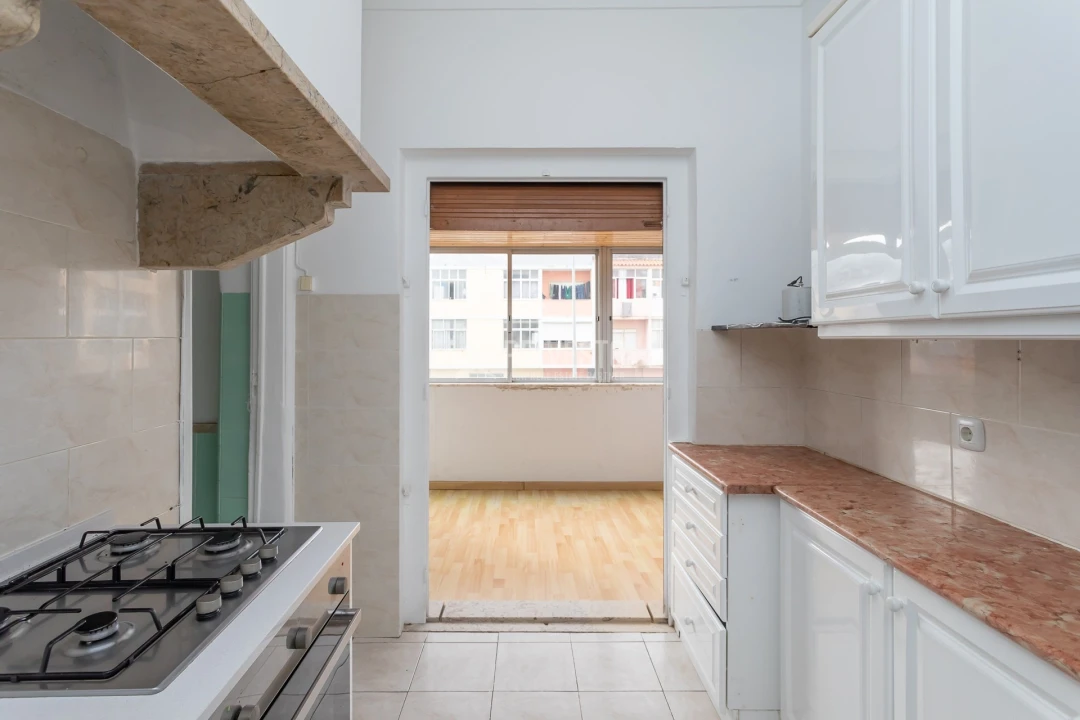 Apartamento T1 para Venda em Agualva e Mira-Sintra Foto 6
