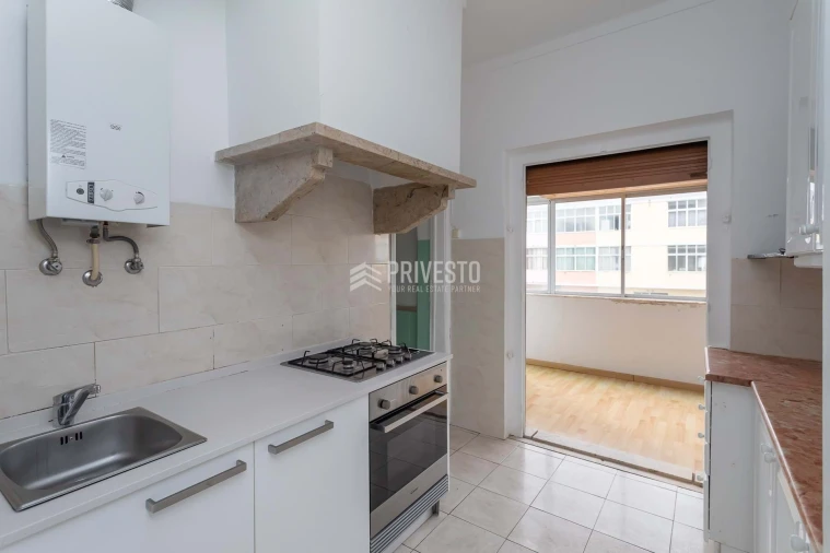 Apartamento T1 para Venda em Agualva e Mira-Sintra Foto 7