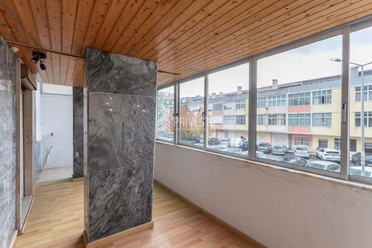 Apartamento T1 para Venda em Agualva e Mira-Sintra Foto 1