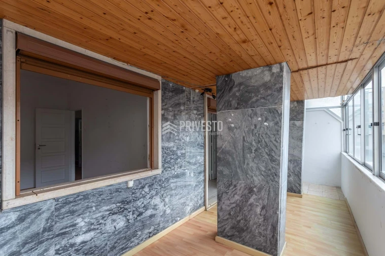 Apartamento T1 para Venda em Agualva e Mira-Sintra Foto 3