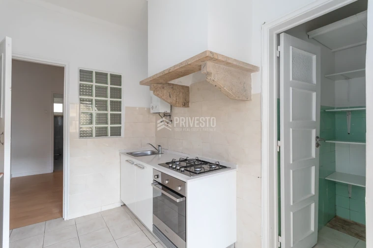 Apartamento T1 para Venda em Agualva e Mira-Sintra Foto 9