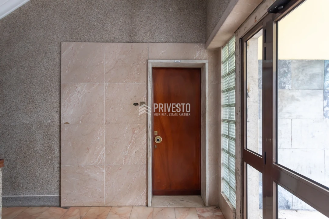 Apartamento T1 para Venda em Agualva e Mira-Sintra Foto 14