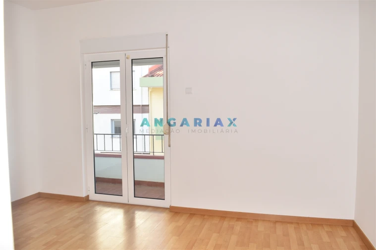 Apartamento T3 para Arrendamento em Leiria, Pousos, Barreira e Cortes Foto 9
