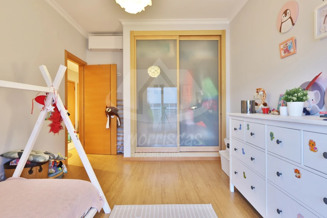 Apartamento T2 para Venda em Loures Foto 12