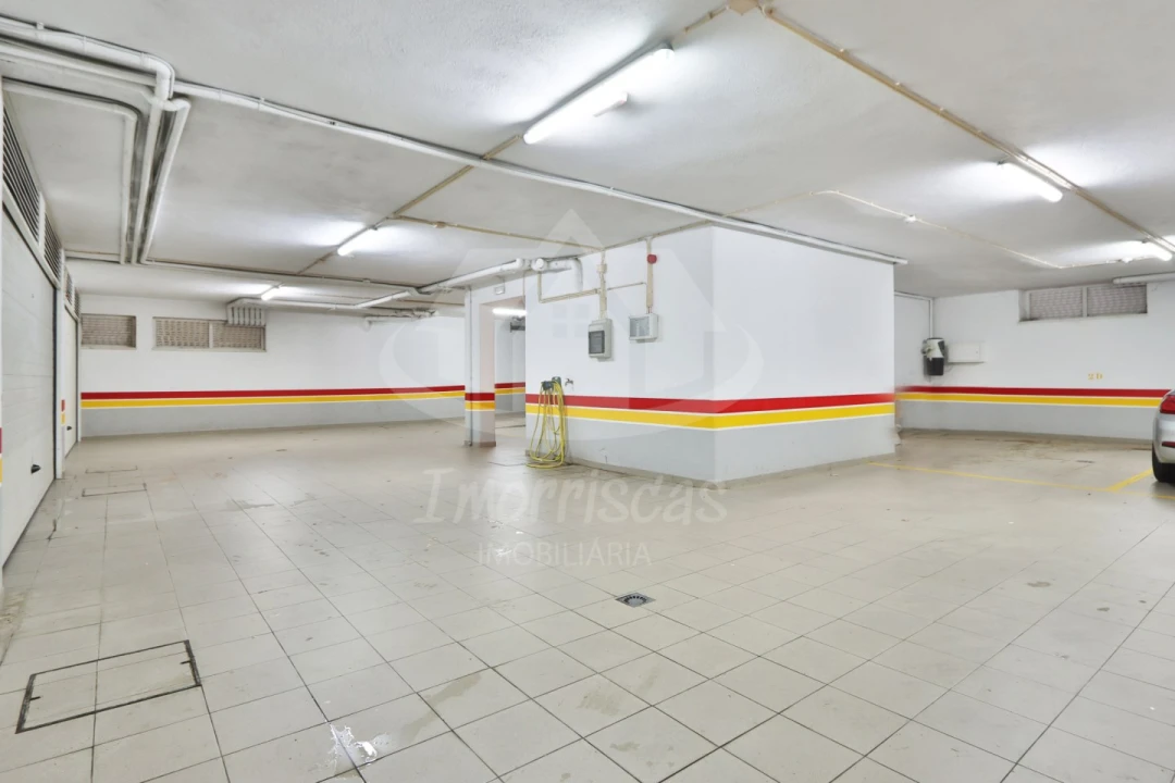 Apartamento T2 para Venda em Loures Foto 21