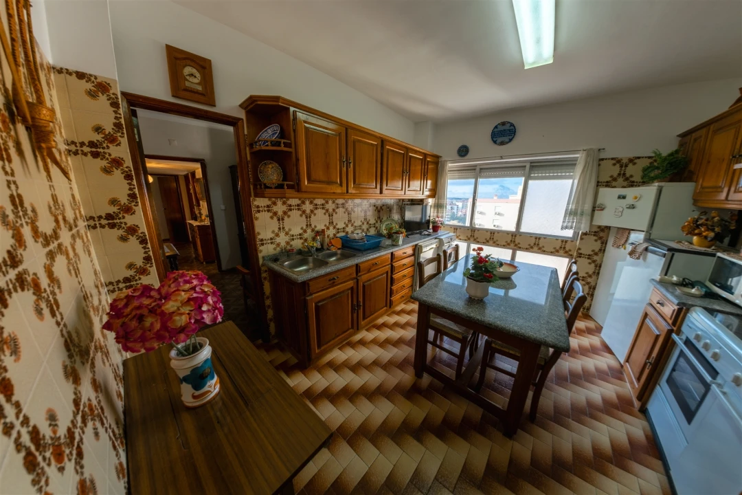 Apartamento T4 para Venda em Castelo Branco Foto 6