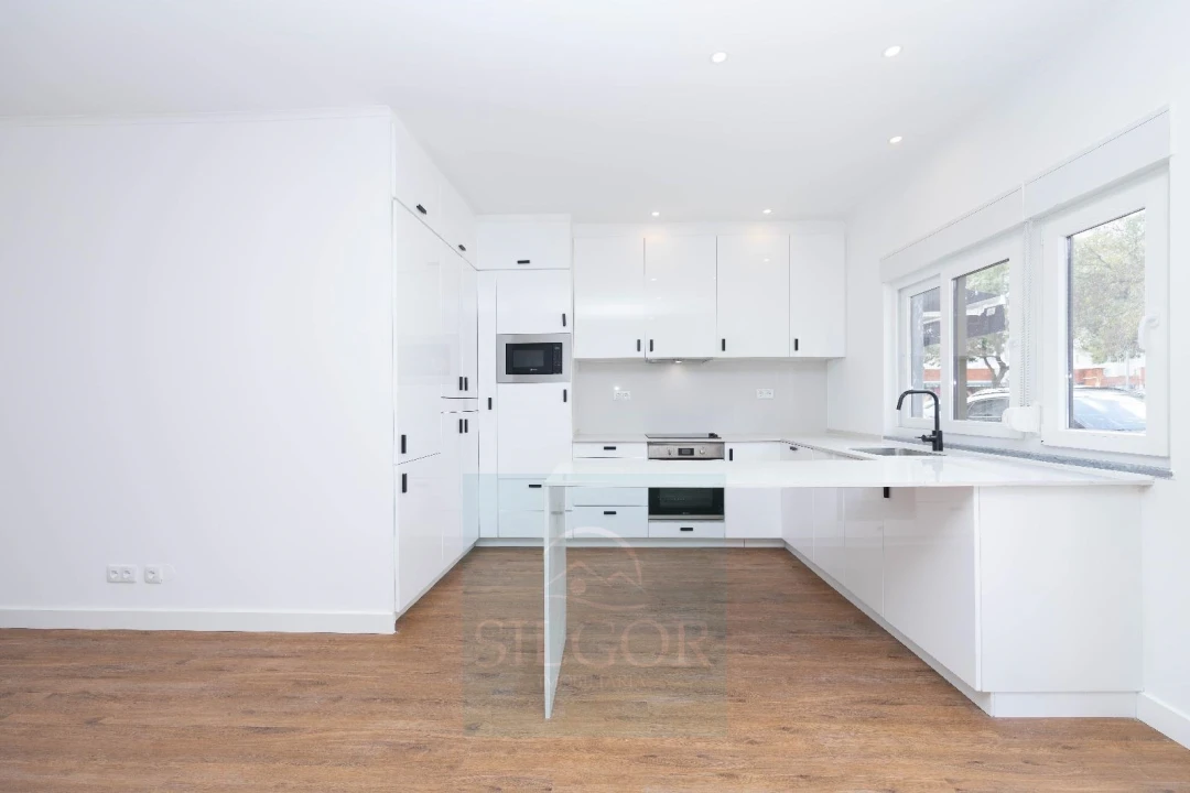 Apartamento T2 para Venda em Baixa da Banheira e Vale da Amoreira Foto 1