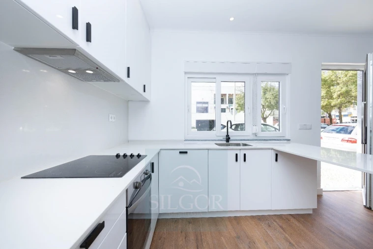 Apartamento T2 para Venda em Baixa da Banheira e Vale da Amoreira Foto 4