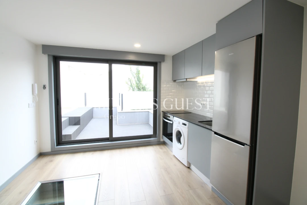 Apartamento T1 para Arrendamento em Braga (São José de São Lázaro e São João do Souto) Foto 7