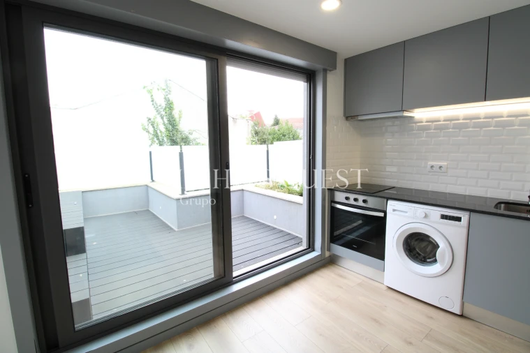 Apartamento T1 para Arrendamento em Braga (São José de São Lázaro e São João do Souto) Foto 14