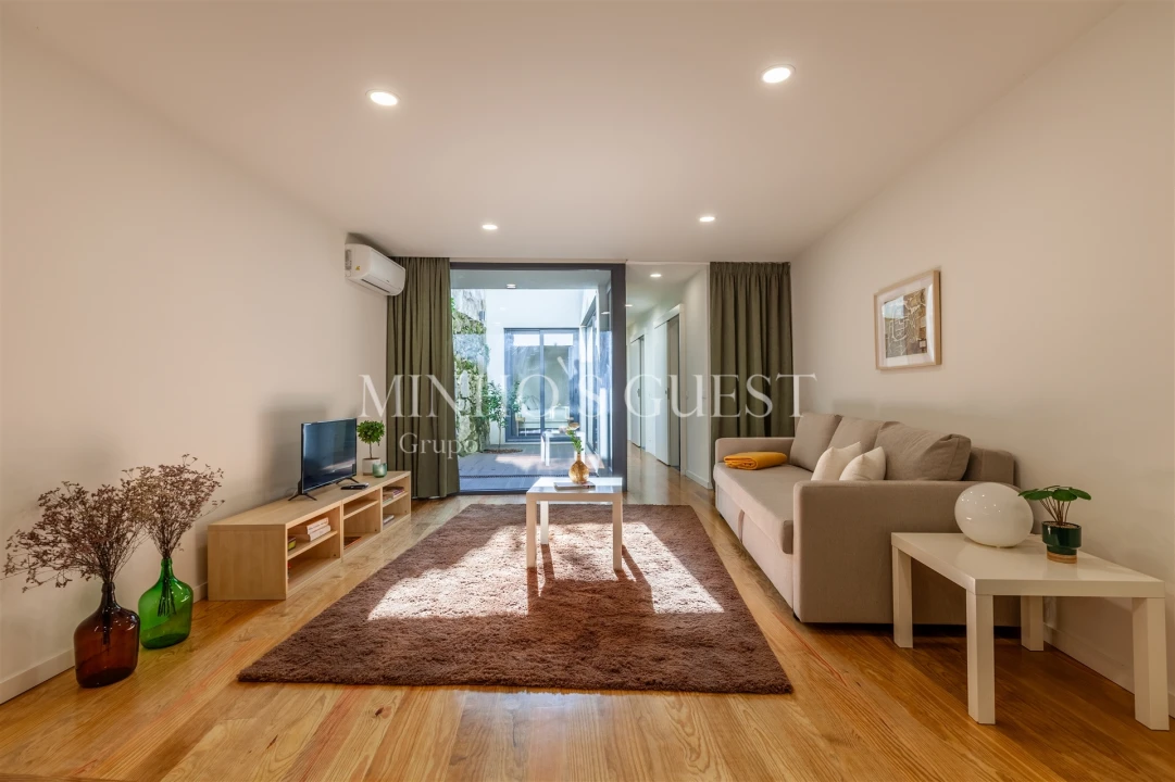 Apartamento T1 para Arrendamento em Braga (Maximinos, Sé e Cividade) Foto 1