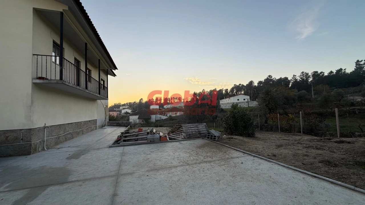 Moradia T3 para Venda em Santos Evos Foto 3