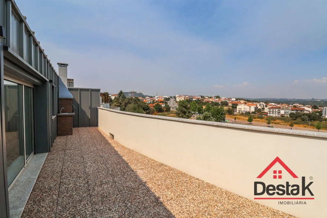 Apartamento T4 para Venda em Abraveses Foto 39